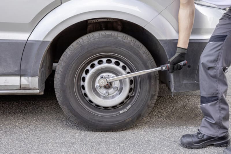 Llave dinamométrica para talleres mecánicos