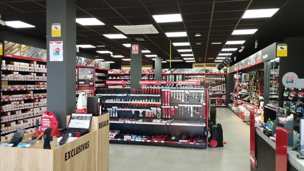 Interior del Autoservicio Würth de Teruel