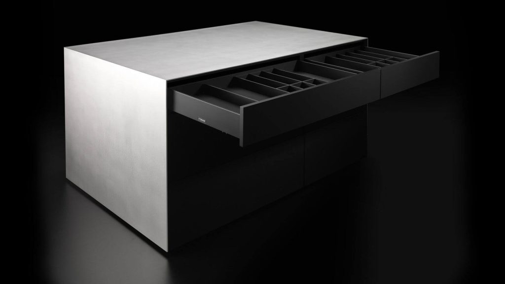 Cajon Vionaro V8 el único lateral totalmente metálico del mercado