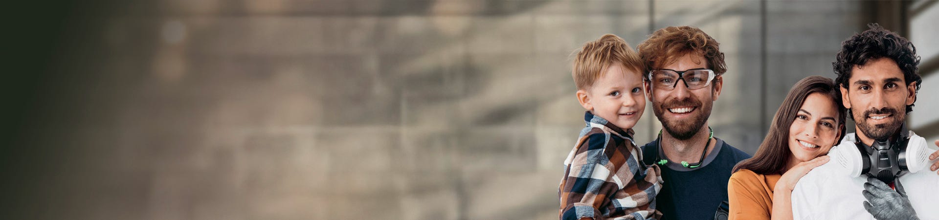 <span style="padding: 6px 15px; background-color: #BFBFBF; color: #000; width: fit-content; margin-bottom: 15px; border-radius: 25px; font-weight: 400; display: flex; font-size: 19px; text-transform: none;">Gama</span>

<h2 style="font-size:42px;">DESCUBRE NUESTRA GAMA DE SEGURIDAD Y SALUD</h2>