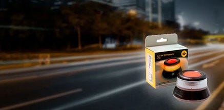 Baliza de emergencia V16 homologada para se&ntilde;alizaci&oacute;n de veh&iacute;culos y seguridad vial W&uuml;rth.